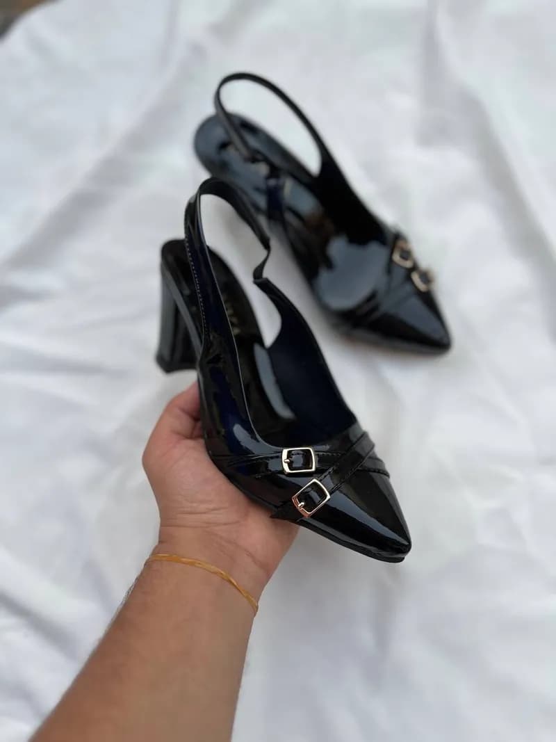 Thumbnail for حذاء بالكعب 👠